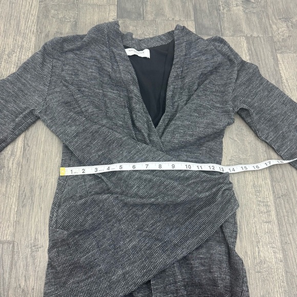 MM Lafleur Casey Dress in Grey Black Mini Houndstooth Ruched Faux Wrap Jersey L - Picture 11 of 14